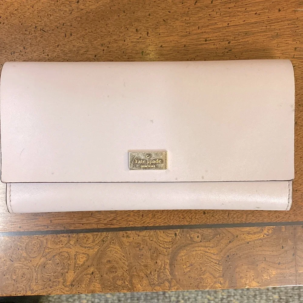 Kate Spade lavender-gray wallet - Picture 1 of 5